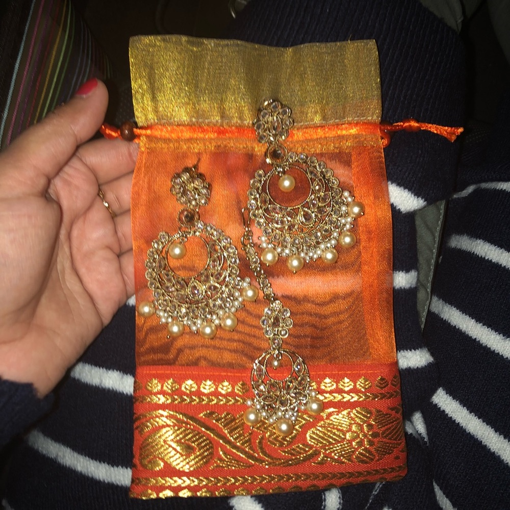 Indian outfit - Picture 5 of 5